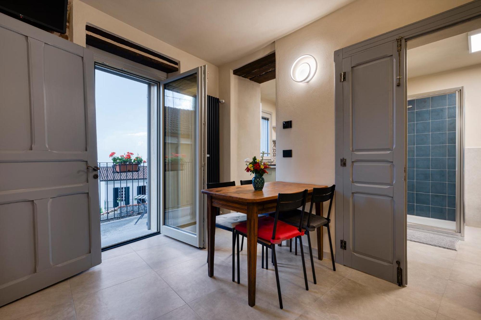 La Casa Di Margot - Alloggio Blu Murazzano  Ngoại thất bức ảnh